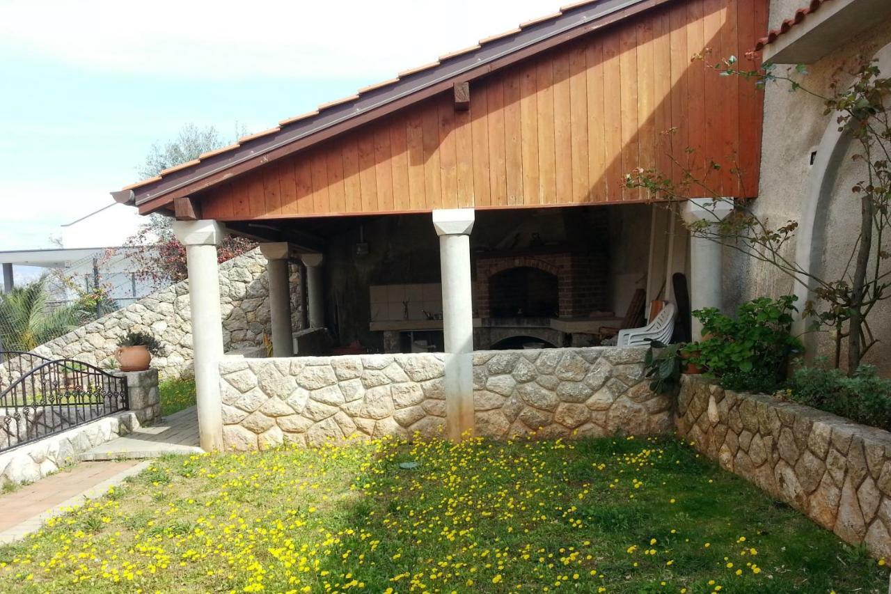 Guarda Alla Vita Njivice Exterior photo