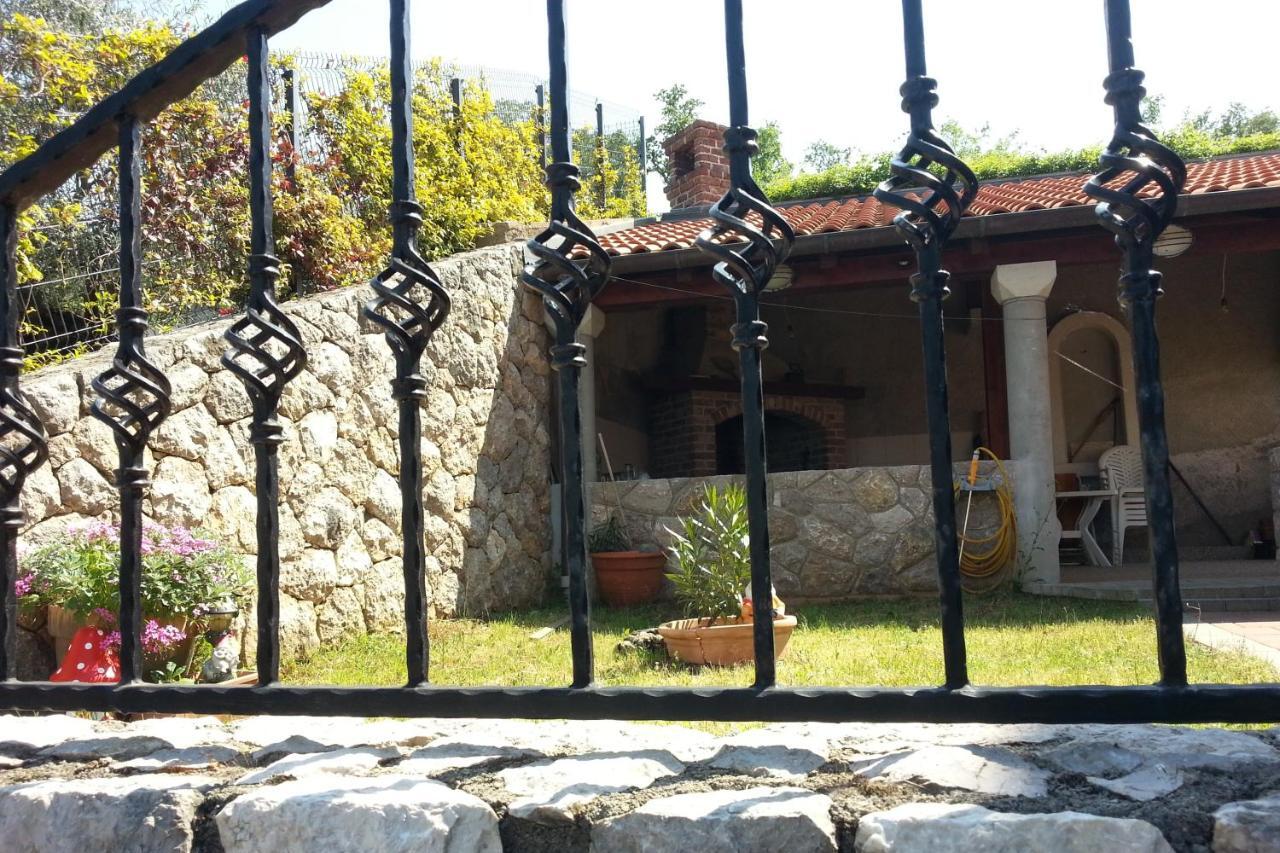 Guarda Alla Vita Njivice Exterior photo